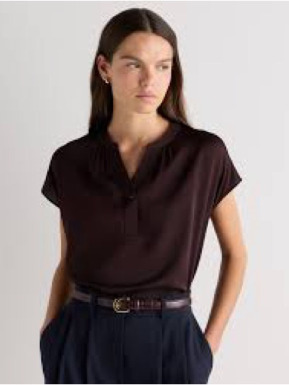 Rose & Olive Split V-Neck Short Sleeve Blouse in Black Sz Medium